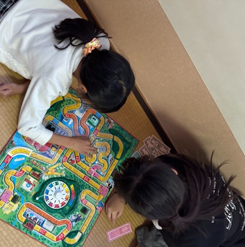 人生ゲームを2人でしている